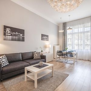 Synagogue Apartment Dohany
